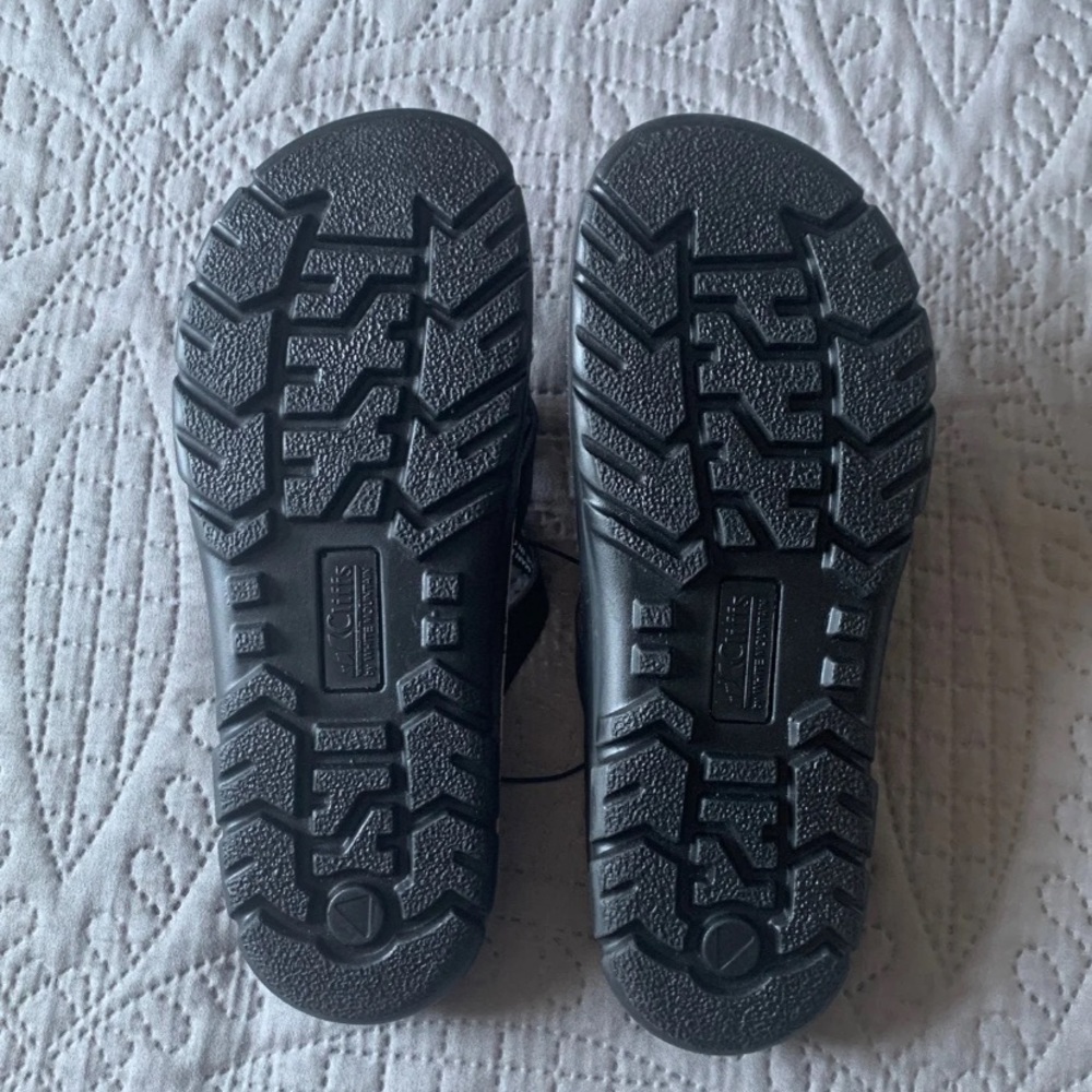 Sandals - Picture 3 of 3